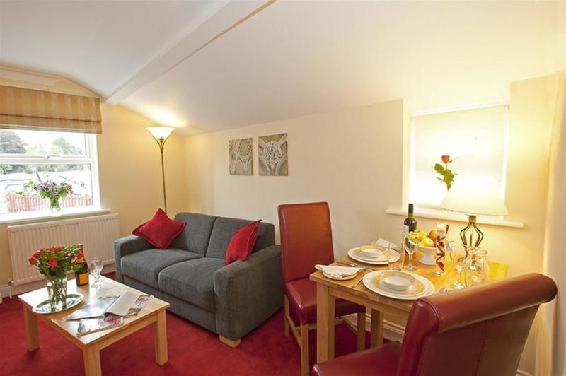 Peartree Serviced Apartments Salisbury Exterior photo