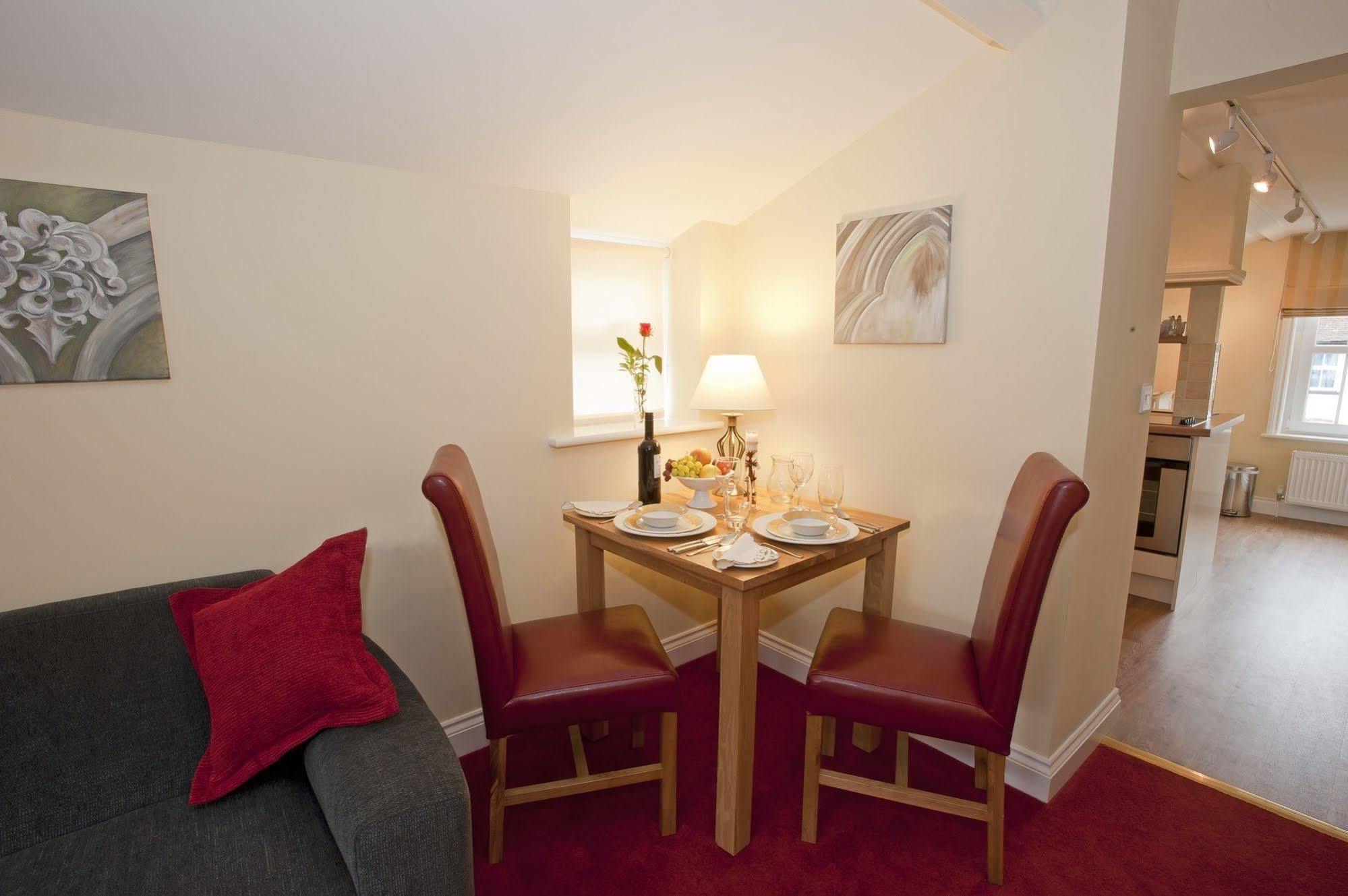 Peartree Serviced Apartments Salisbury Exterior photo