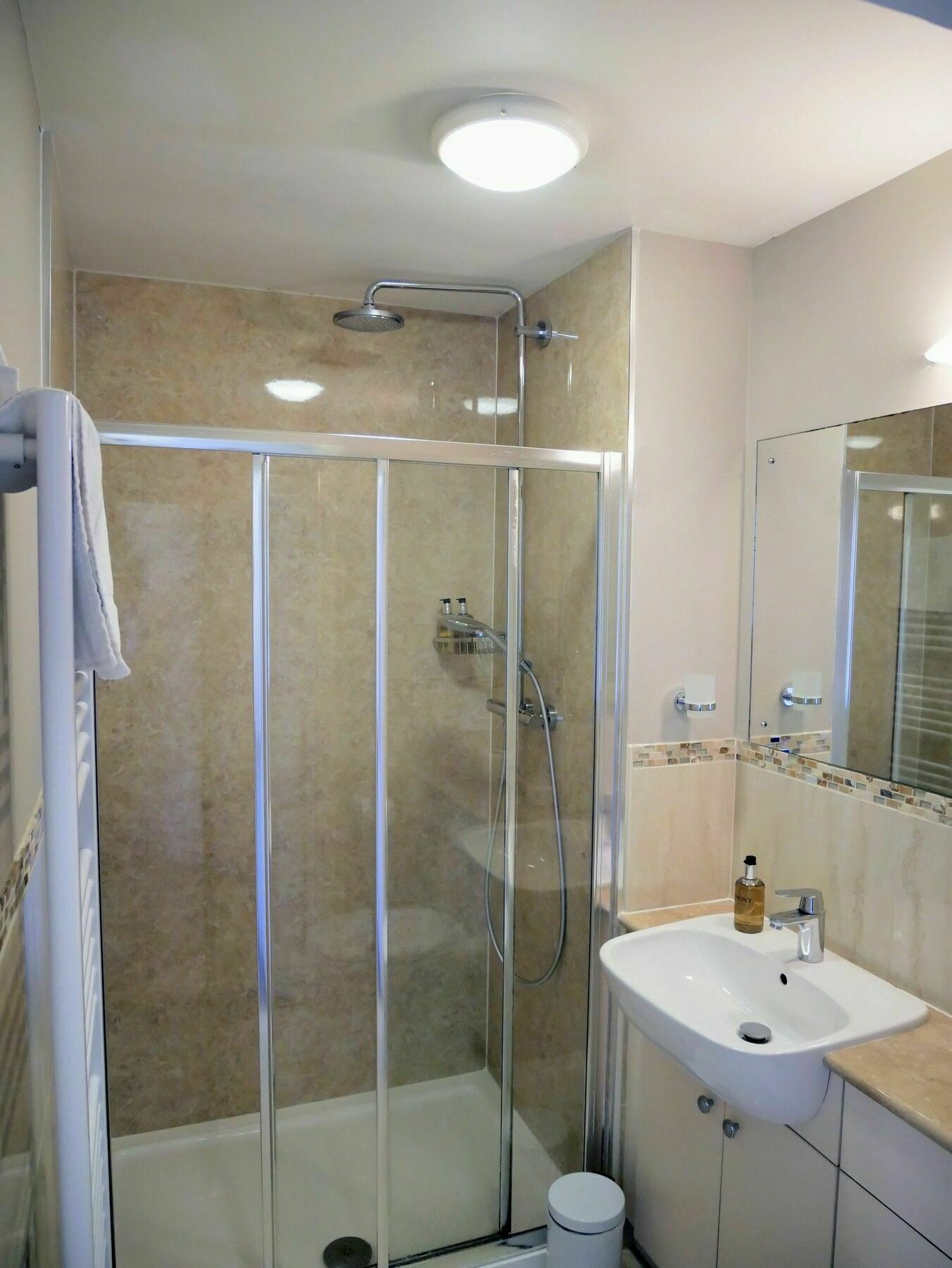 Peartree Serviced Apartments Salisbury Exterior photo