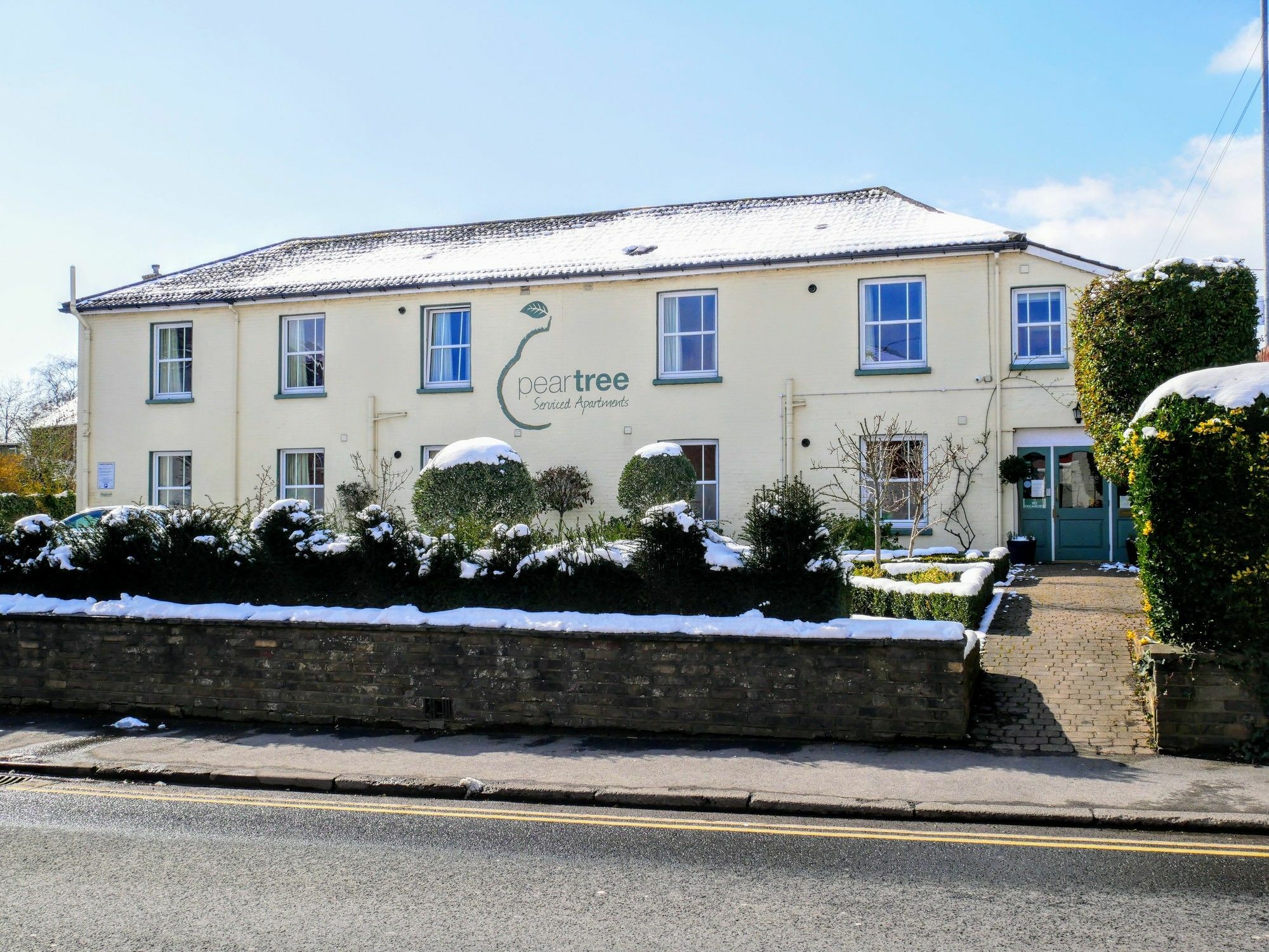 Peartree Serviced Apartments Salisbury Exterior photo