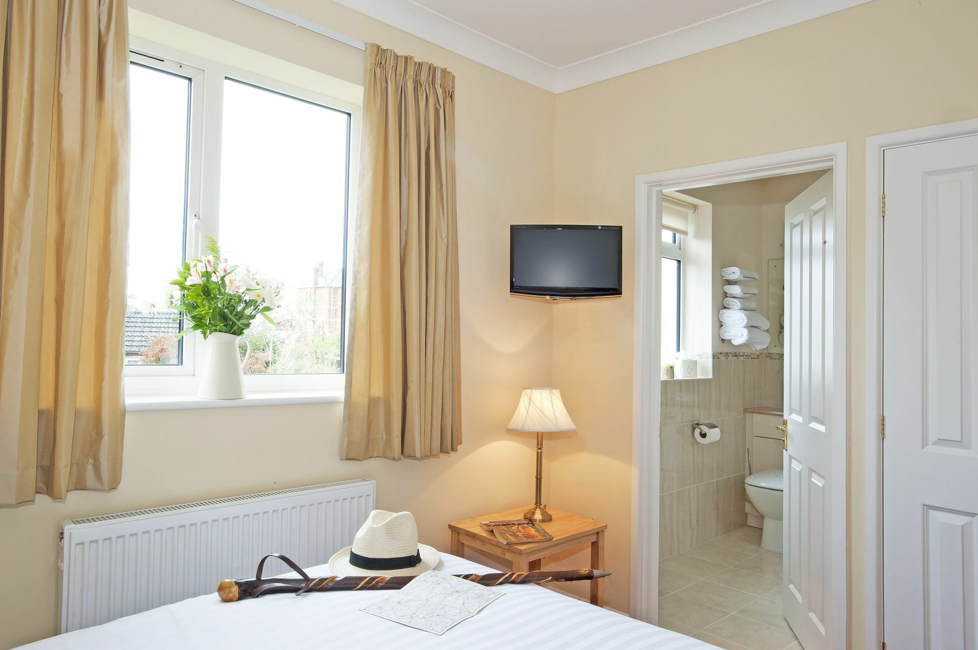 Peartree Serviced Apartments Salisbury Exterior photo