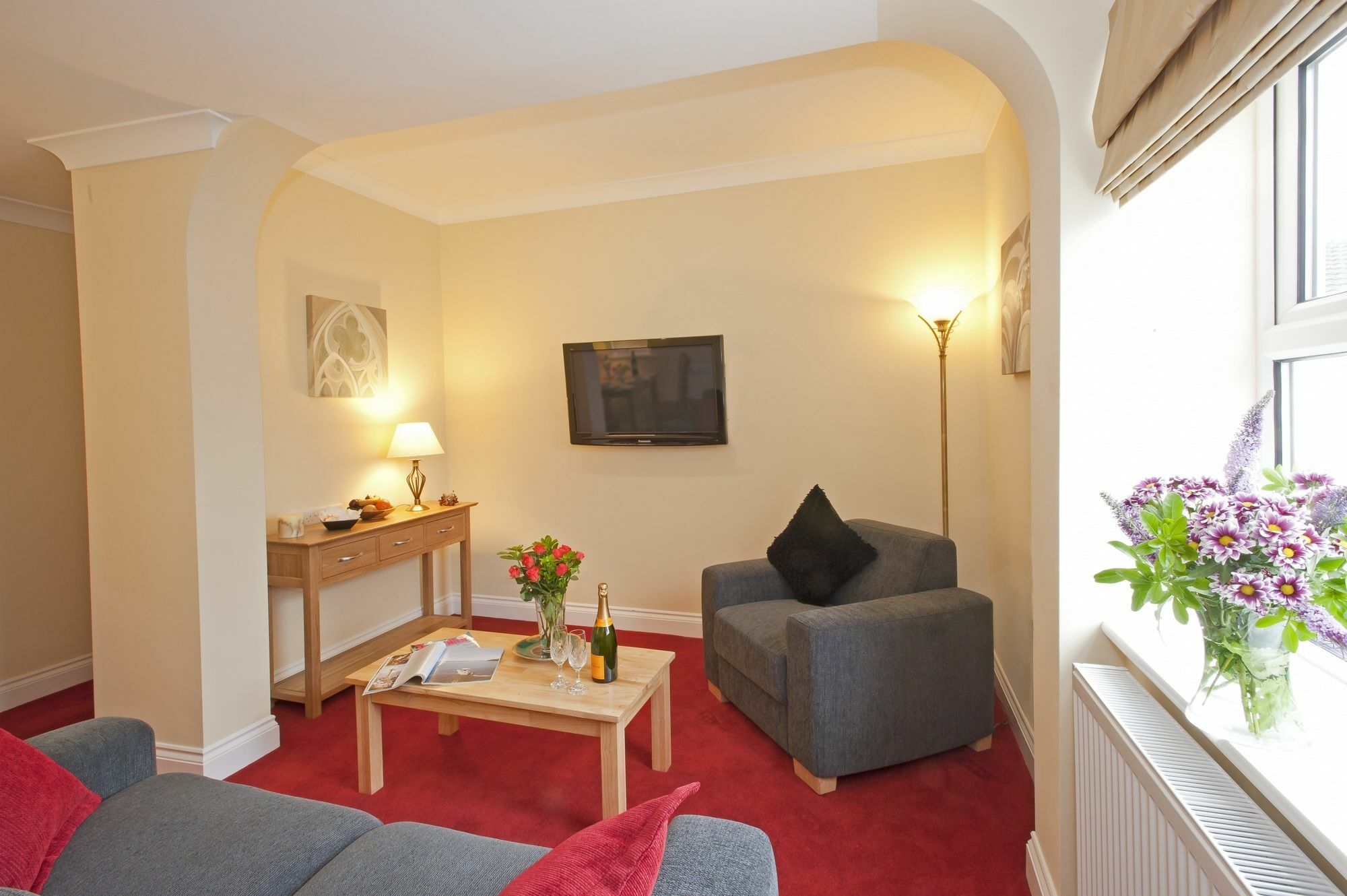 Peartree Serviced Apartments Salisbury Exterior photo